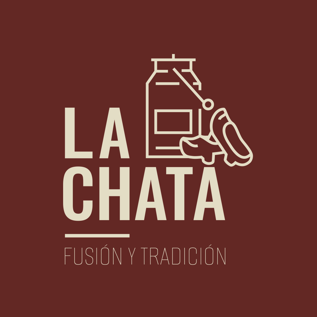 Logo Restaurante La Chata fondo marron rojizo letras marron claro