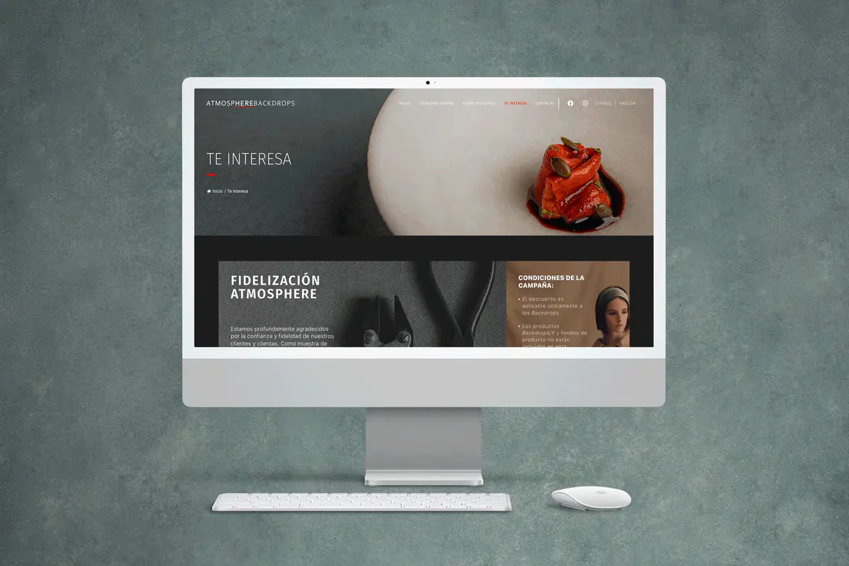 Pantalla con página web de fidelización Atmosphere