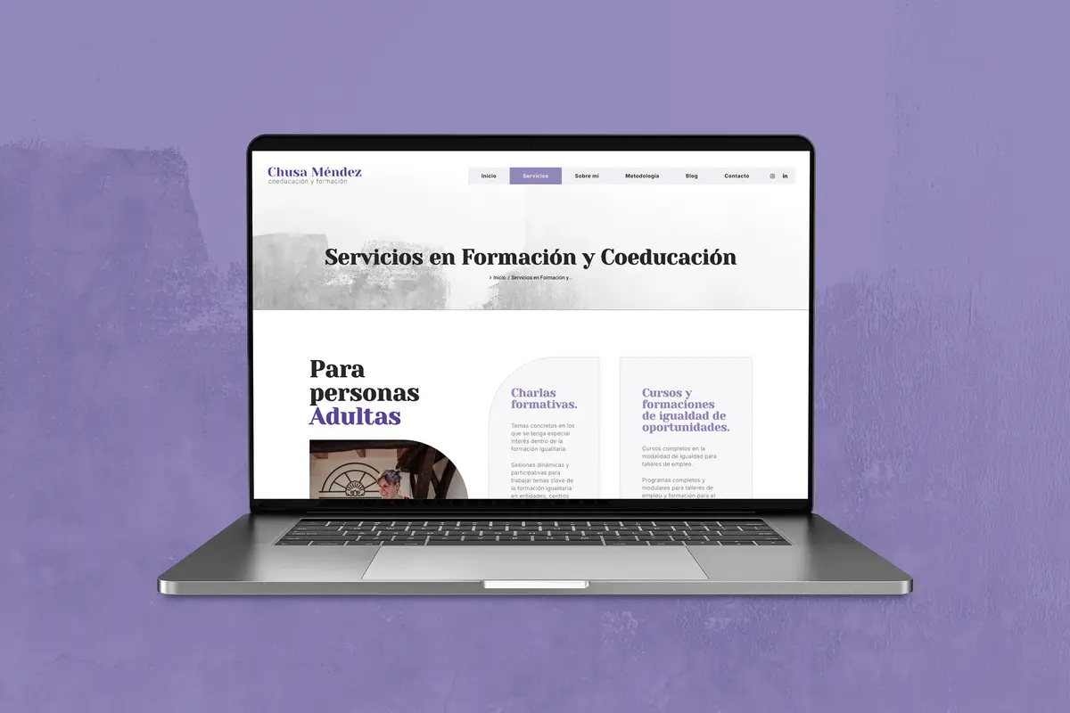 Web de Chusa Méndez en un portátil